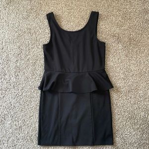 Fitted black peplum dress (Size 8-Junior’s)